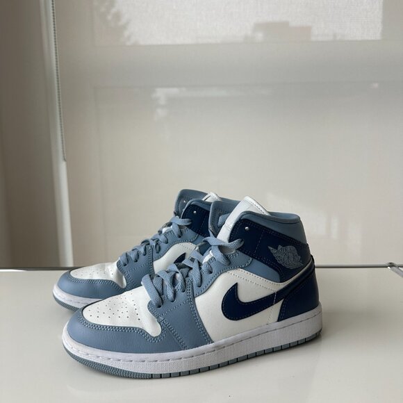 Womens Air Jordan 1 Mid in BLUE 7.5 - Picture 5 of 5